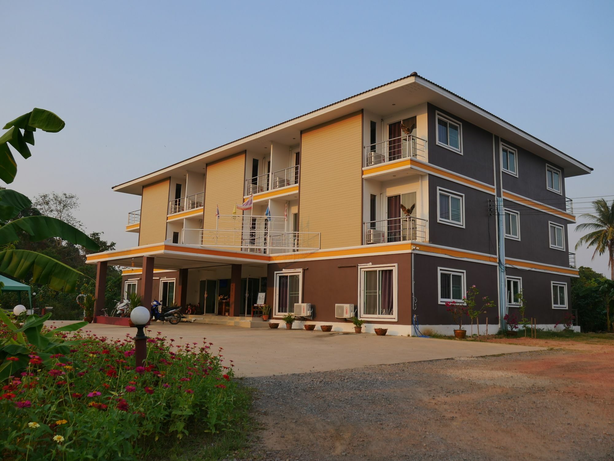Jumpa Resort Hotel Phitsanulok Buitenkant foto