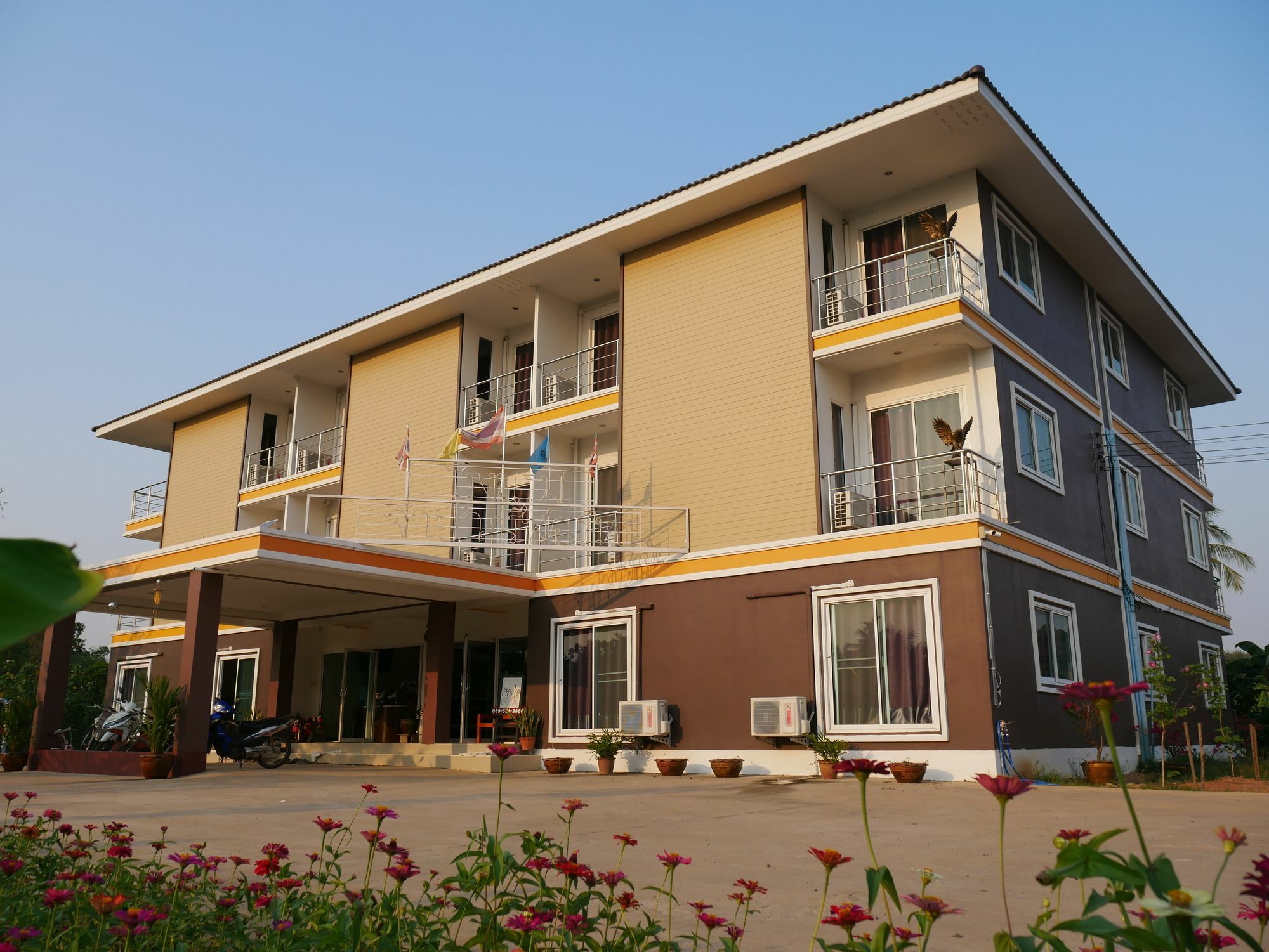 Jumpa Resort Hotel Phitsanulok Buitenkant foto